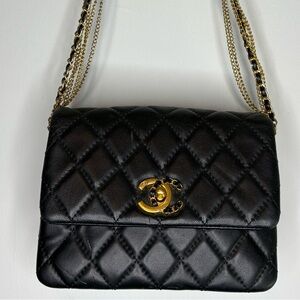 CHANEL Black Quilted Crossbody Bag with Gold Chain